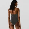 Bañador metálico con cuello halter Bañador metálico con cuello halter