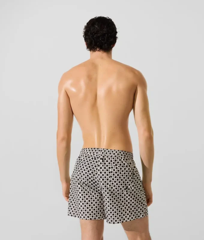 Bañador tipo boardshort con estampado de cuadros Bañador tipo boardshort con estampado de cuadros