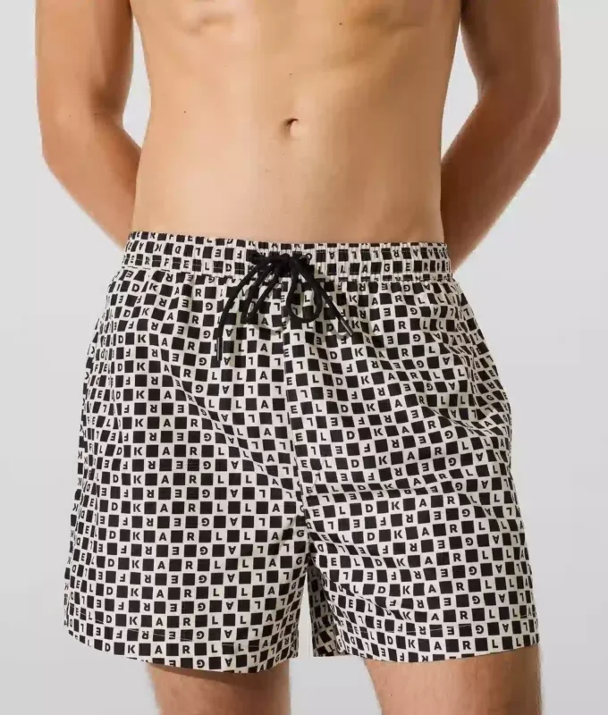 Bañador tipo boardshort con estampado de cuadros Bañador tipo boardshort con estampado de cuadros