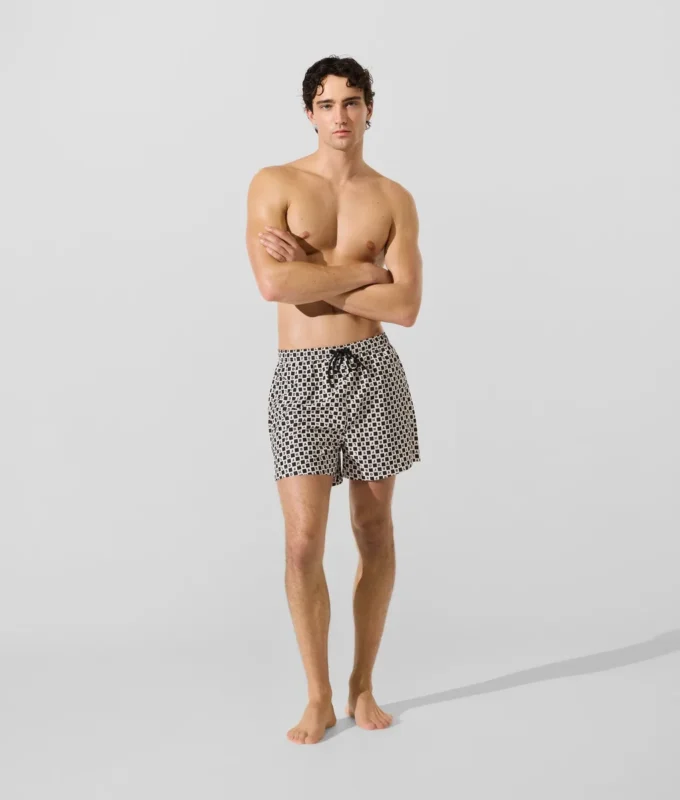 Bañador tipo boardshort con estampado de cuadros Bañador tipo boardshort con estampado de cuadros