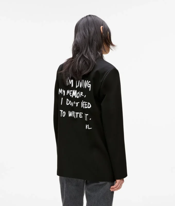 Blazer con cita de Karl Blazer con cita de Karl
