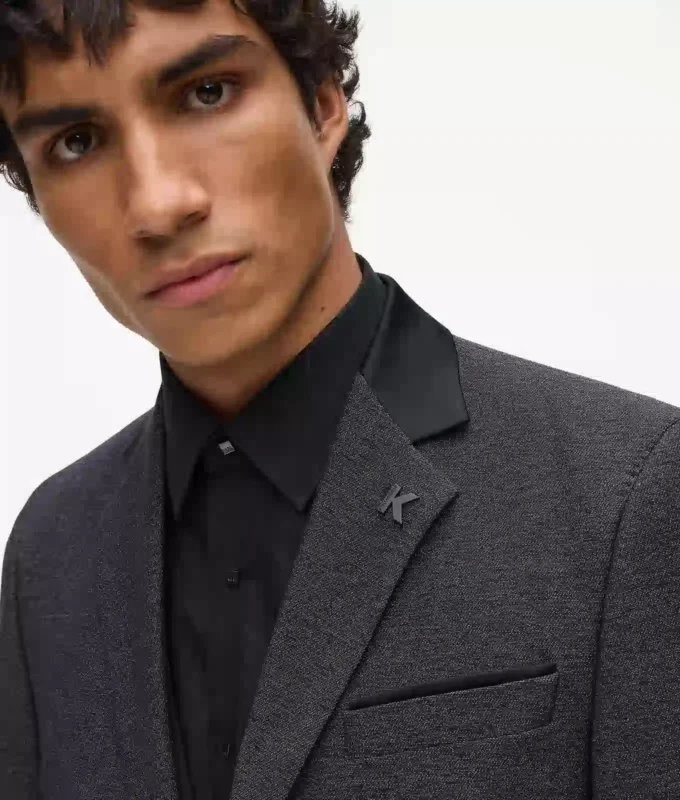 Blazer con cuello de satén Blazer con cuello de satén