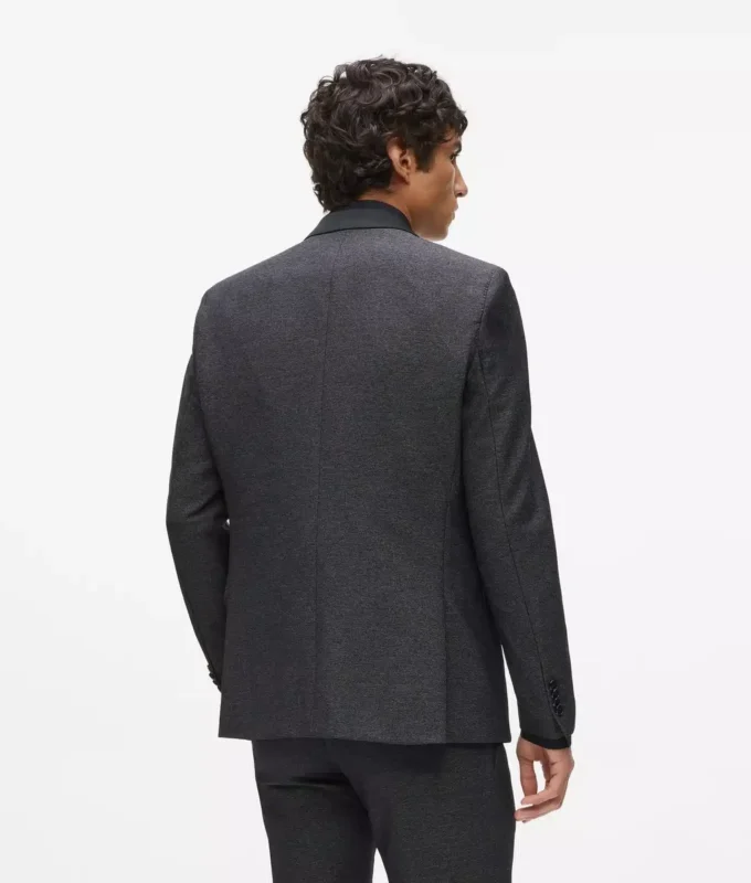 Blazer con cuello de satén Blazer con cuello de satén
