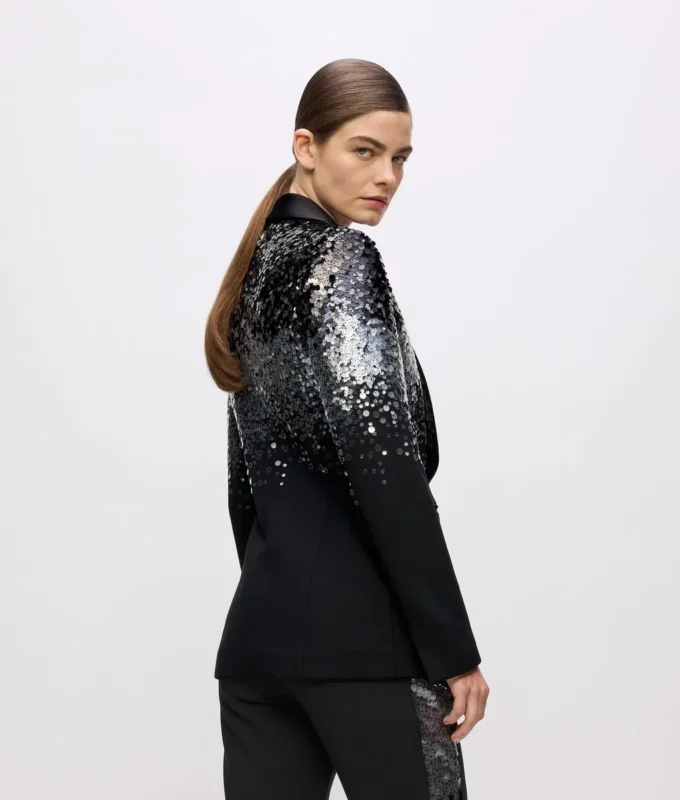 Blazer con lentejuelas de KL Studio