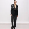 Blazer con lentejuelas de KL Studio