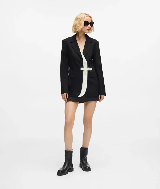 Blazer con solapa en contraste y cinturón