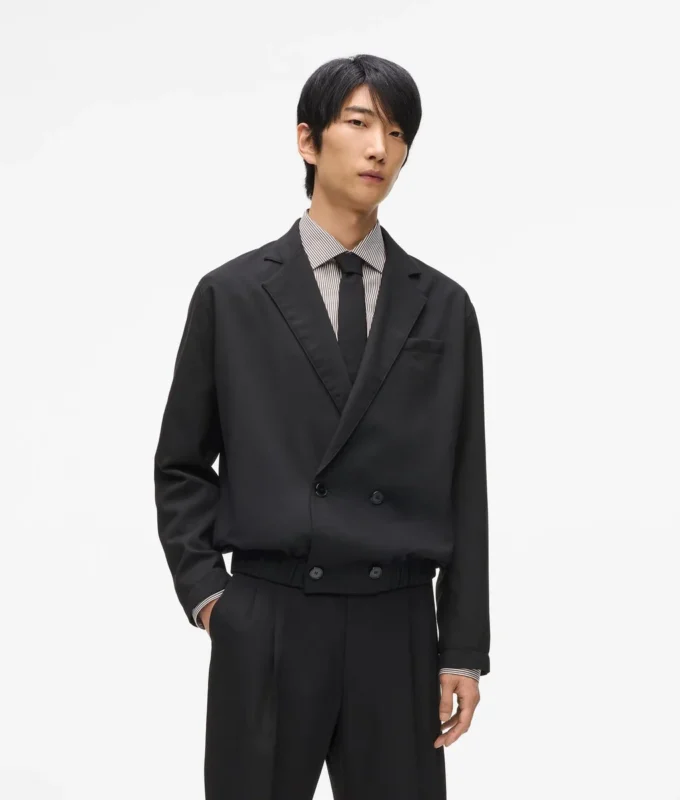 Blazer corto de doble botonadura Blazer corto de doble botonadura
