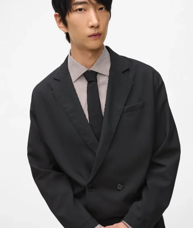 Blazer corto de doble botonadura Blazer corto de doble botonadura