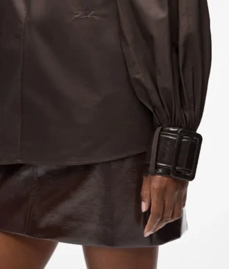 Blusa con mangas abullonadas