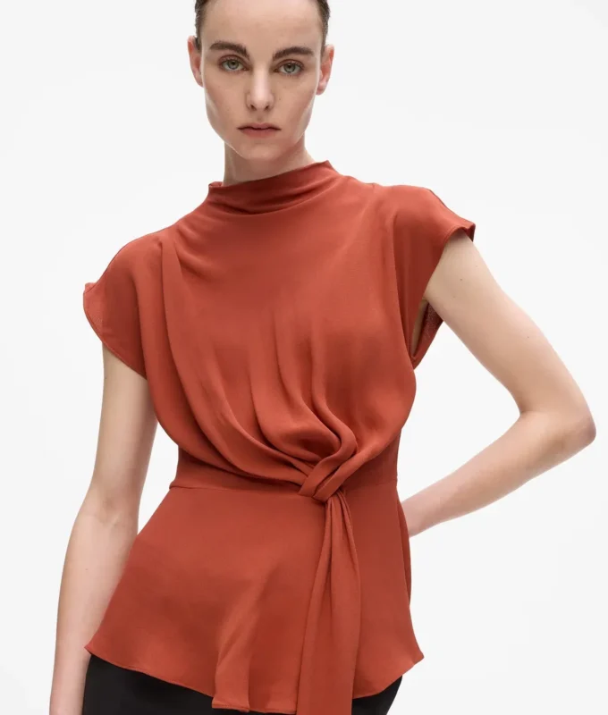 BLUSA DE MANGA CORTA CON NUDO BLUSA DE MANGA CORTA CON NUDO