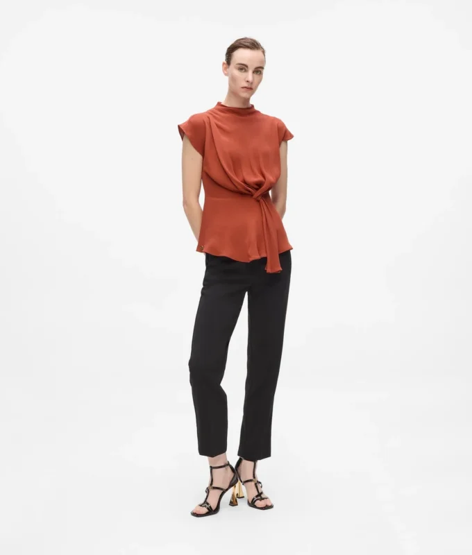 BLUSA DE MANGA CORTA CON NUDO BLUSA DE MANGA CORTA CON NUDO