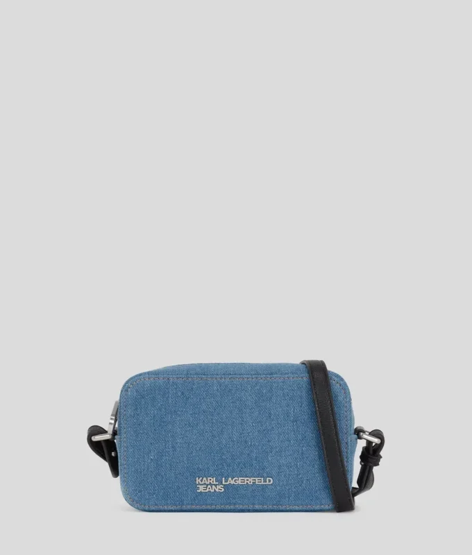 BOLSA PARA CÁMARA DE DENIM CON LOGOTIPO METÁLICO BOLSA PARA CÁMARA DE DENIM CON LOGOTIPO METÁLICO