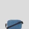 BOLSA PARA CÁMARA DE DENIM CON LOGOTIPO METÁLICO BOLSA PARA CÁMARA DE DENIM CON LOGOTIPO METÁLICO