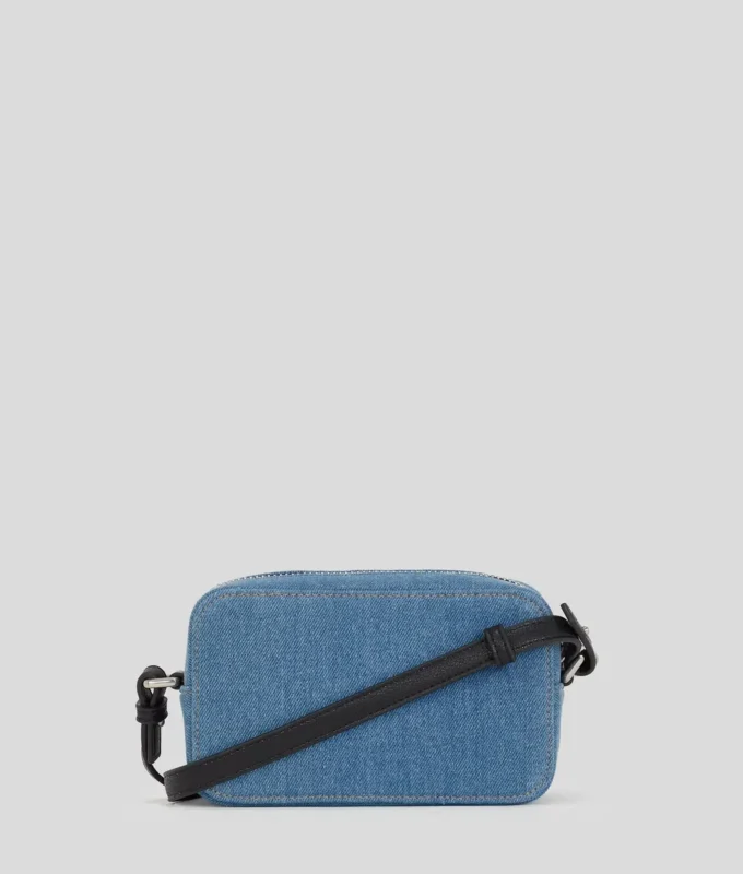 BOLSA PARA CÁMARA DE DENIM CON LOGOTIPO METÁLICO BOLSA PARA CÁMARA DE DENIM CON LOGOTIPO METÁLICO