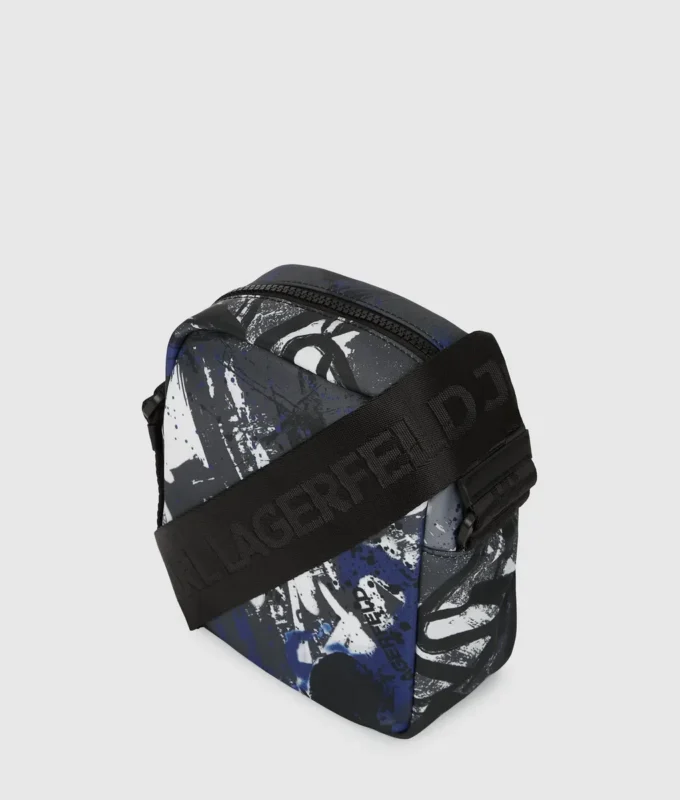 Bolso bandolera con estampado graffiti Bolso bandolera con estampado graffiti
