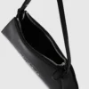 Bolso bandolera con logotipo geométrico brillante Bolso bandolera con logotipo geométrico brillante