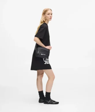 Bolso bandolera de nailon con logotipo