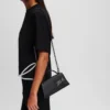 BOLSO CROSSBODY SLIM K/SIGNATURE BOLSO CROSSBODY SLIM K/SIGNATURE