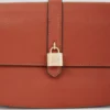 BOLSO DE HOMBRO CON CANDADO K/AUTOGRAPH BOLSO DE HOMBRO CON CANDADO K/AUTOGRAPH