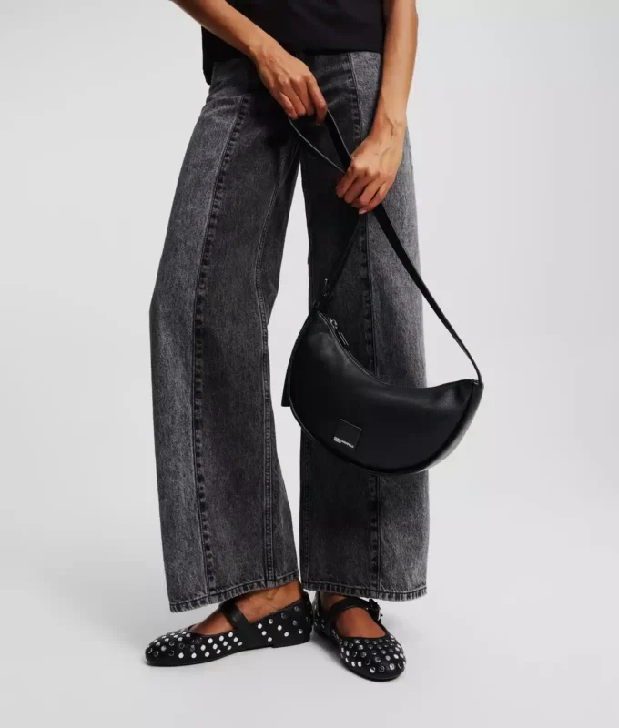 BOLSO DE HOMBRO MEDIA LUNA SUAVE CON LOGOTIPO KLJ BOX
