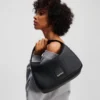 BOLSO MINI HOBO SUAVE CON LOGOTIPO KLJ BOX