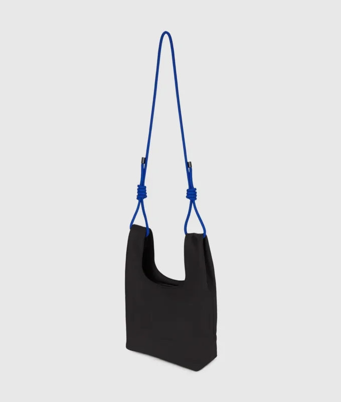 Bolso tote de nylon con cordón