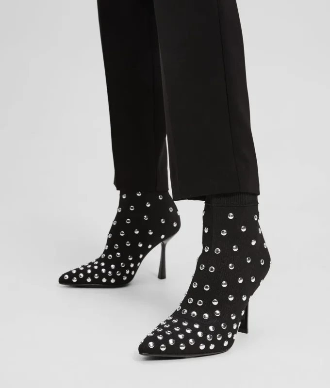 BOTAS DE PUNTO CON TACHUELAS PANDARA BOTAS DE PUNTO CON TACHUELAS PANDARA