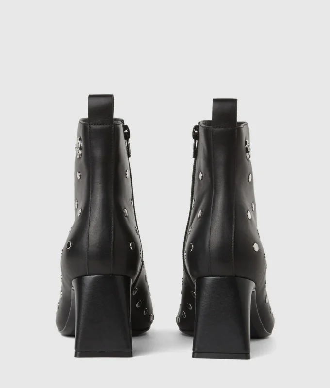 Botines con tachuelas Beata Botines con tachuelas Beata