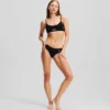 BRALETTE CON AGUJERO DE IKON BRALETTE CON AGUJERO DE IKON