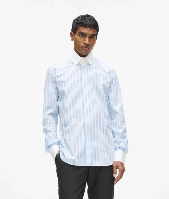 Camisa a rayas con cuello en contraste Camisa a rayas con cuello en contraste