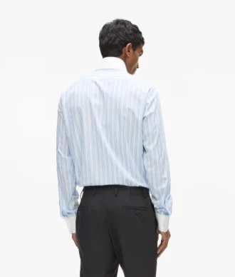 Camisa a rayas con cuello en contraste