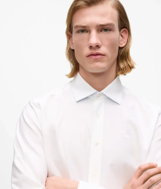 Camisa blanca clásica Camisa blanca clásica