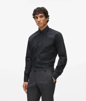 Camisa con botones cuadrados