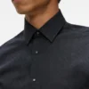 Camisa con botones cuadrados Camisa con botones cuadrados