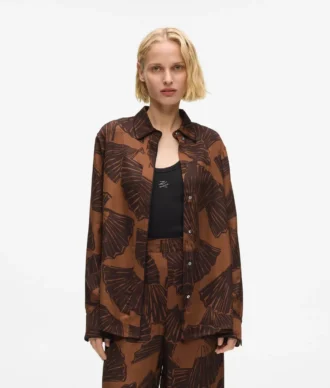 Camisa con estampado de abanicos