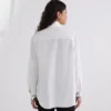 CAMISA CON PUÑOS CARACTERÍSTICOS CAMISA CON PUÑOS CARACTERÍSTICOS