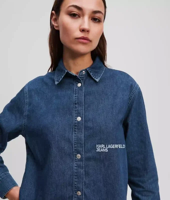 CAMISA DE DENIM DE CORTE CUADRADO CAMISA DE DENIM DE CORTE CUADRADO