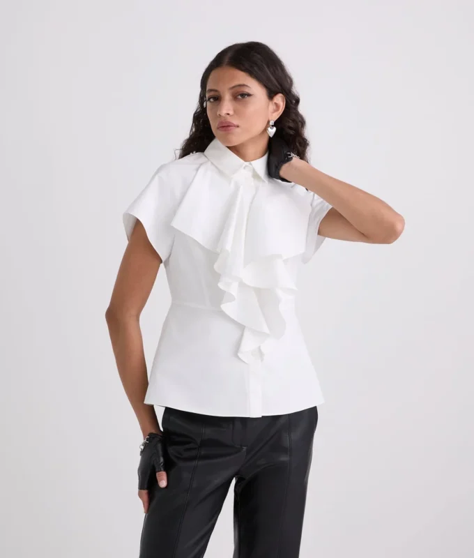 CAMISA DE MANGA CORTA CON VOLANTES