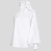 CAMISA DE UNA SOLA MANGA CON LAZO CAMISA DE UNA SOLA MANGA CON LAZO