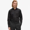 Camisa negra clásica Camisa negra clásica