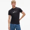 Camiseta ajustada con logotipo Camiseta ajustada con logotipo