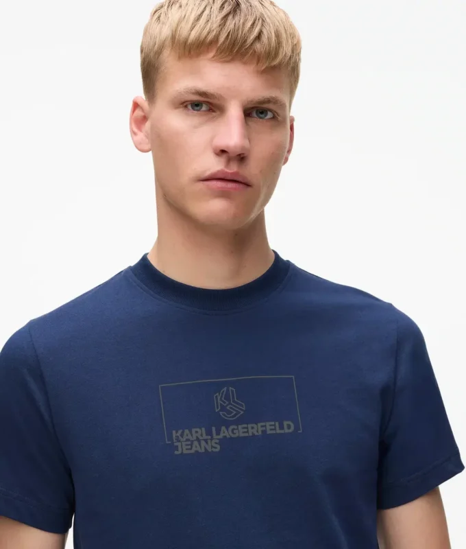 Camiseta ajustada con logotipo Camiseta ajustada con logotipo