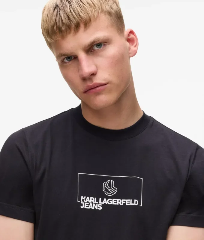 Camiseta ajustada con logotipo Camiseta ajustada con logotipo