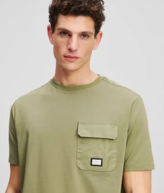 CAMISETA CON BOLSILLO EN EL PECHO
