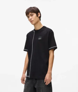 Camiseta con costuras en contraste