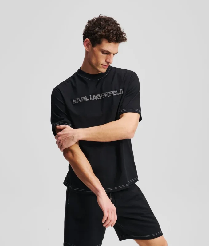 CAMISETA CON COSTURAS EN CONTRASTE CAMISETA CON COSTURAS EN CONTRASTE