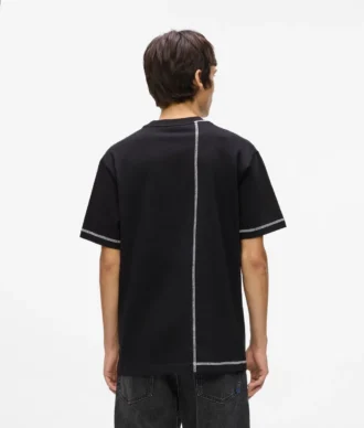 Camiseta con costuras en contraste