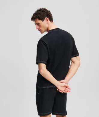 CAMISETA CON COSTURAS EN CONTRASTE