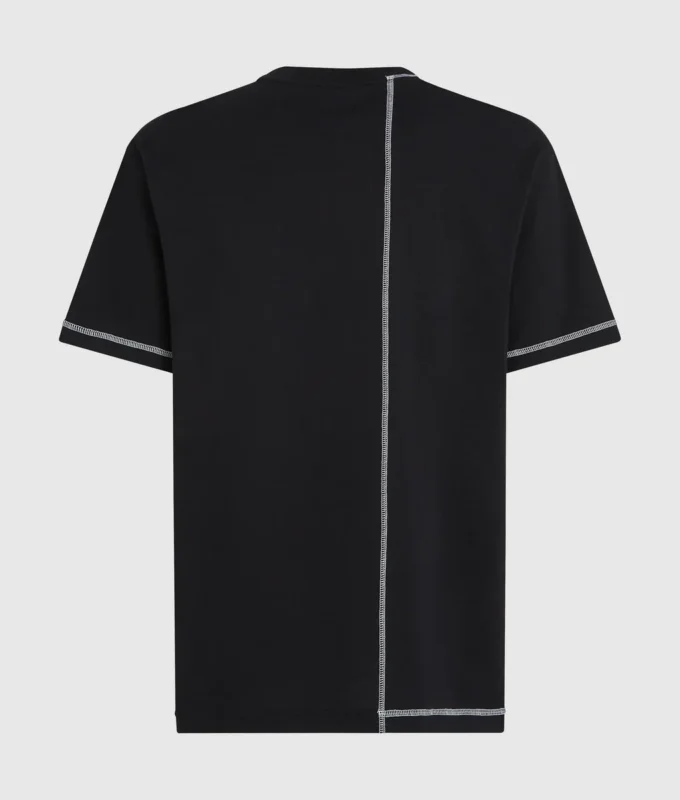 Camiseta con costuras en contraste