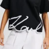 CAMISETA CON CUELLO EN V CAMISETA CON CUELLO EN V